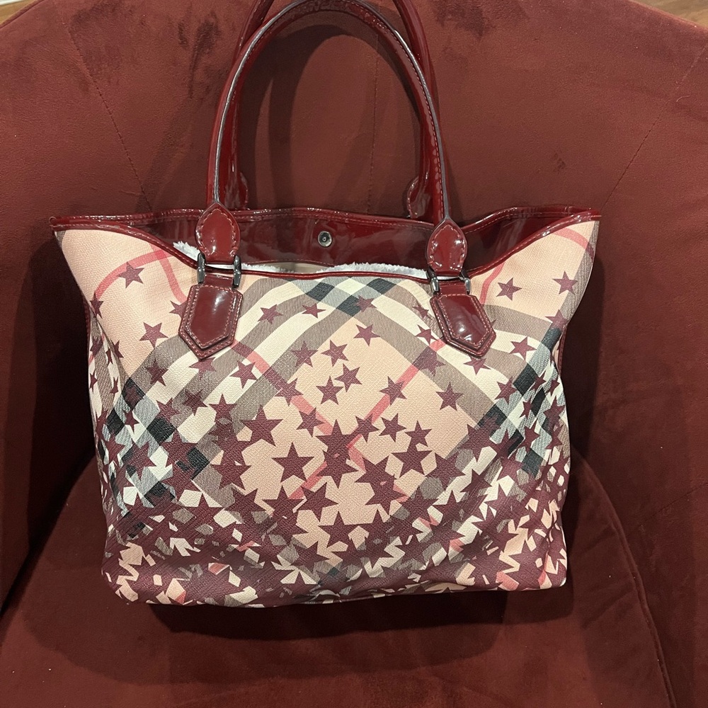 Burberry Super Nova Star Check Canvas Tote | Burgundy Patent